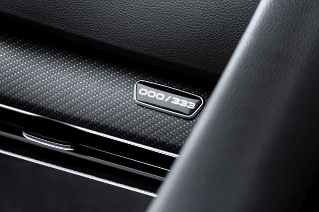 Volkswagen Golf R photo 87