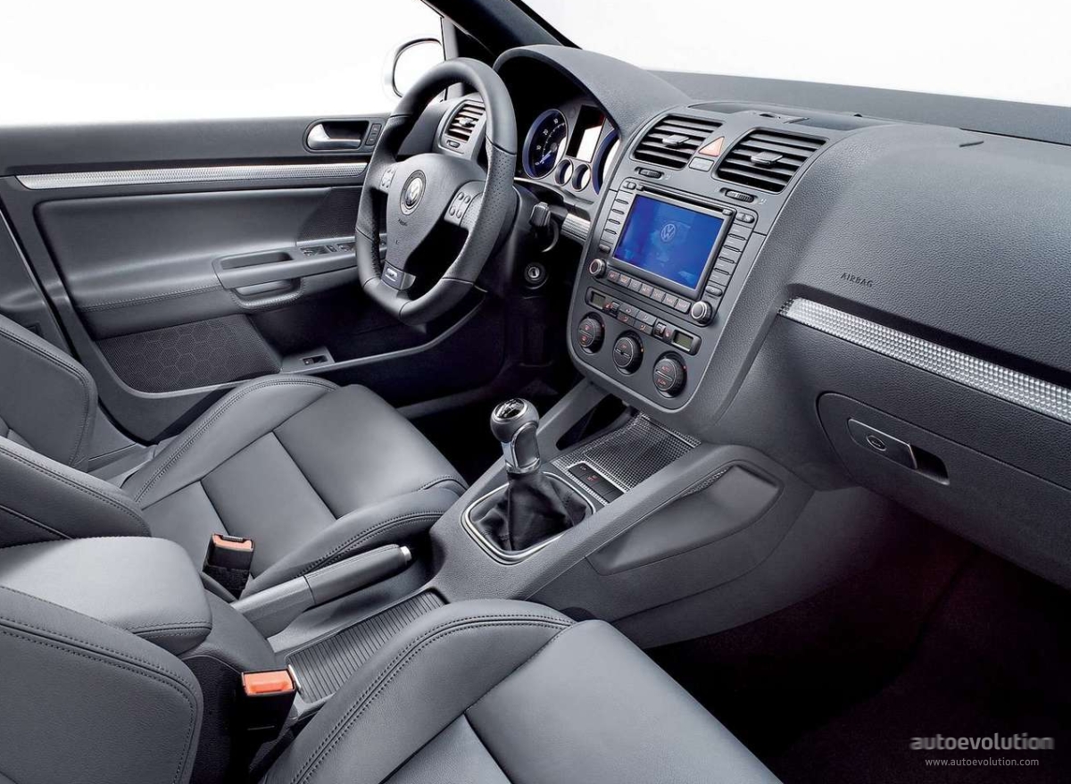 Volkswagen Golf R photo 4