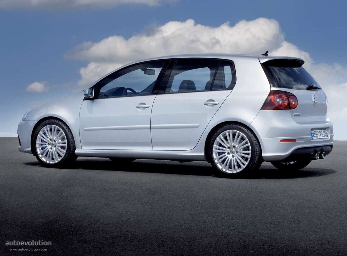 Volkswagen Golf R photo 2