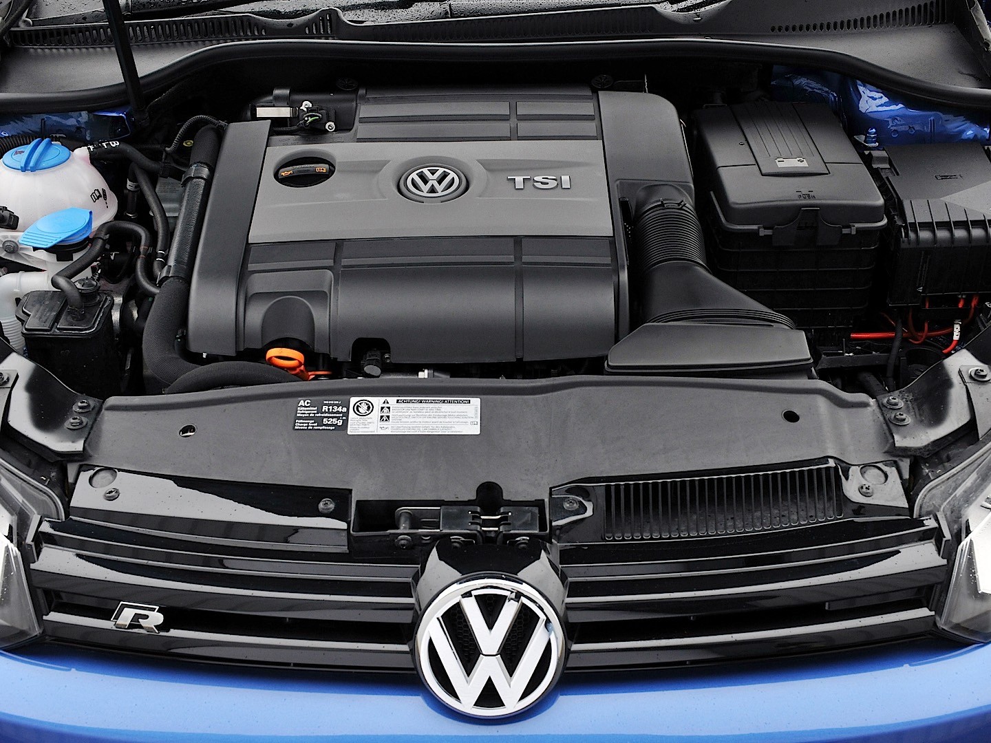 Volkswagen Golf R photo 30