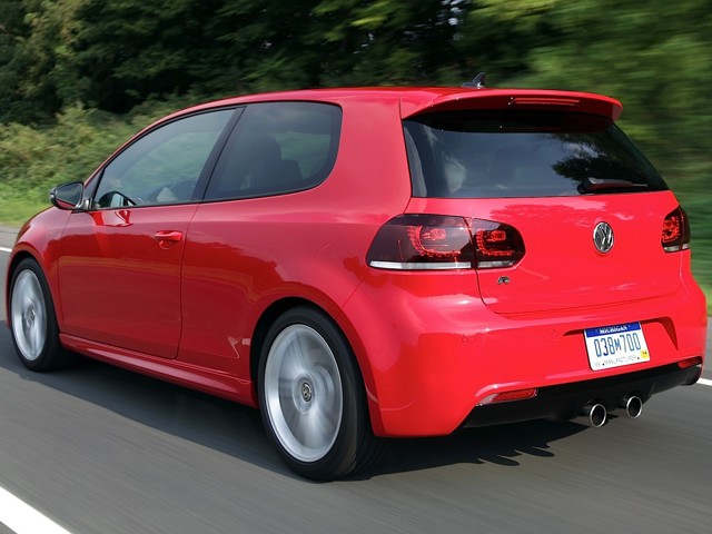Volkswagen Golf R photo 12