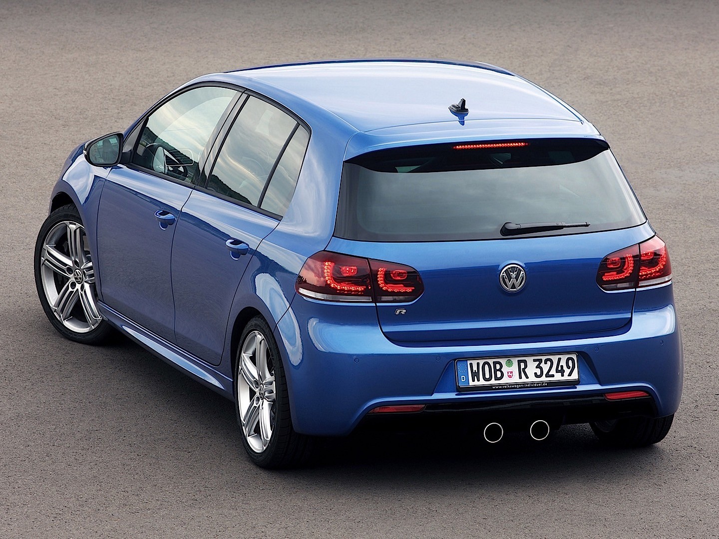 Volkswagen Golf R photo 22