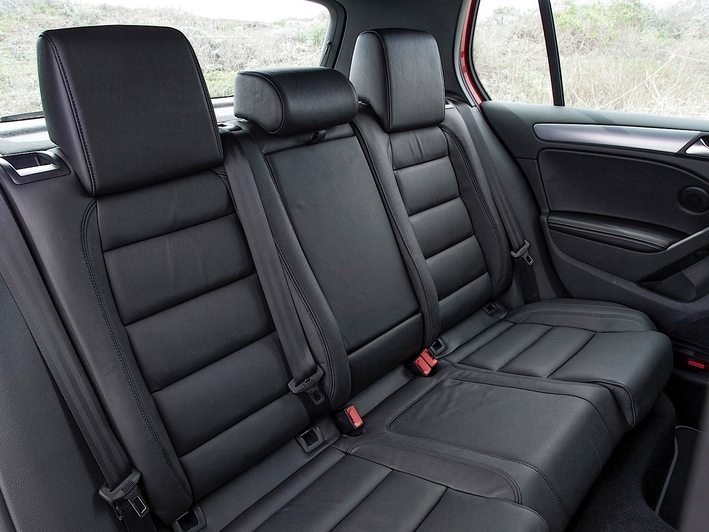 Volkswagen Golf R photo 68