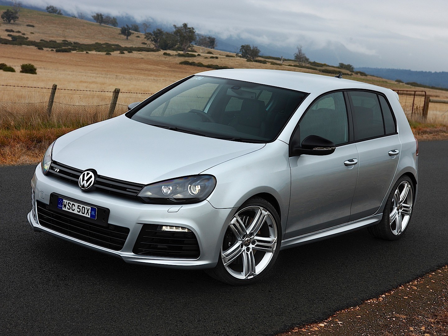 Volkswagen Golf R photo 8