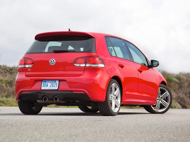 Volkswagen Golf R photo 12