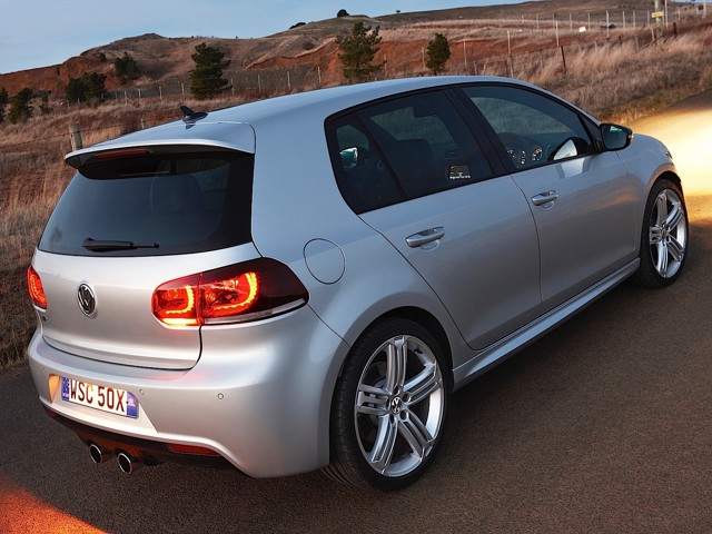 Volkswagen Golf R photo 23