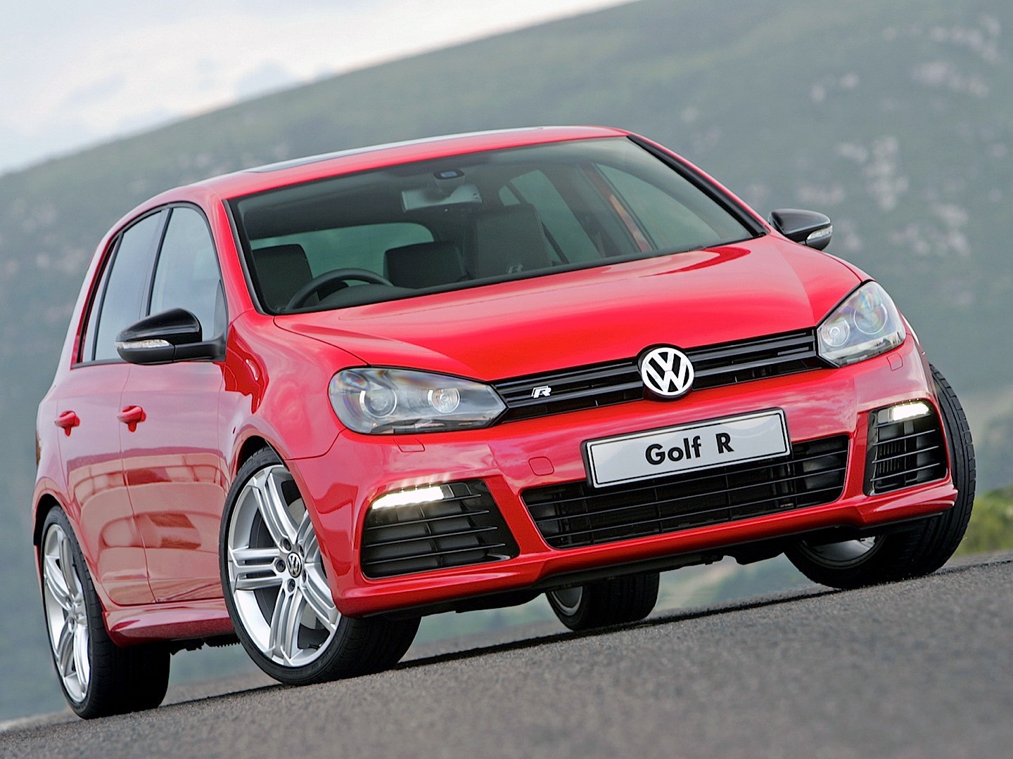 Volkswagen Golf R photo 25