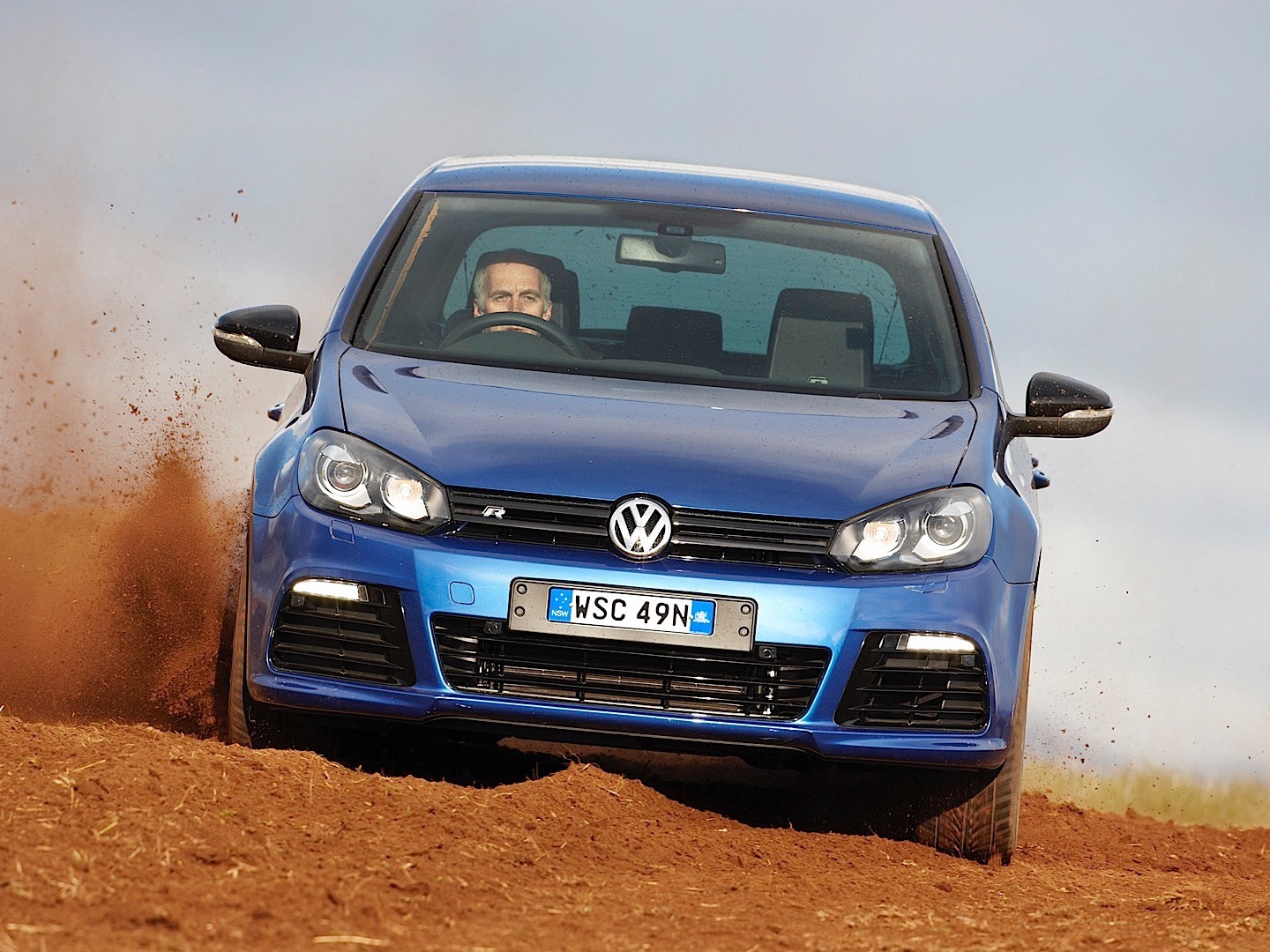 Volkswagen Golf R photo 27