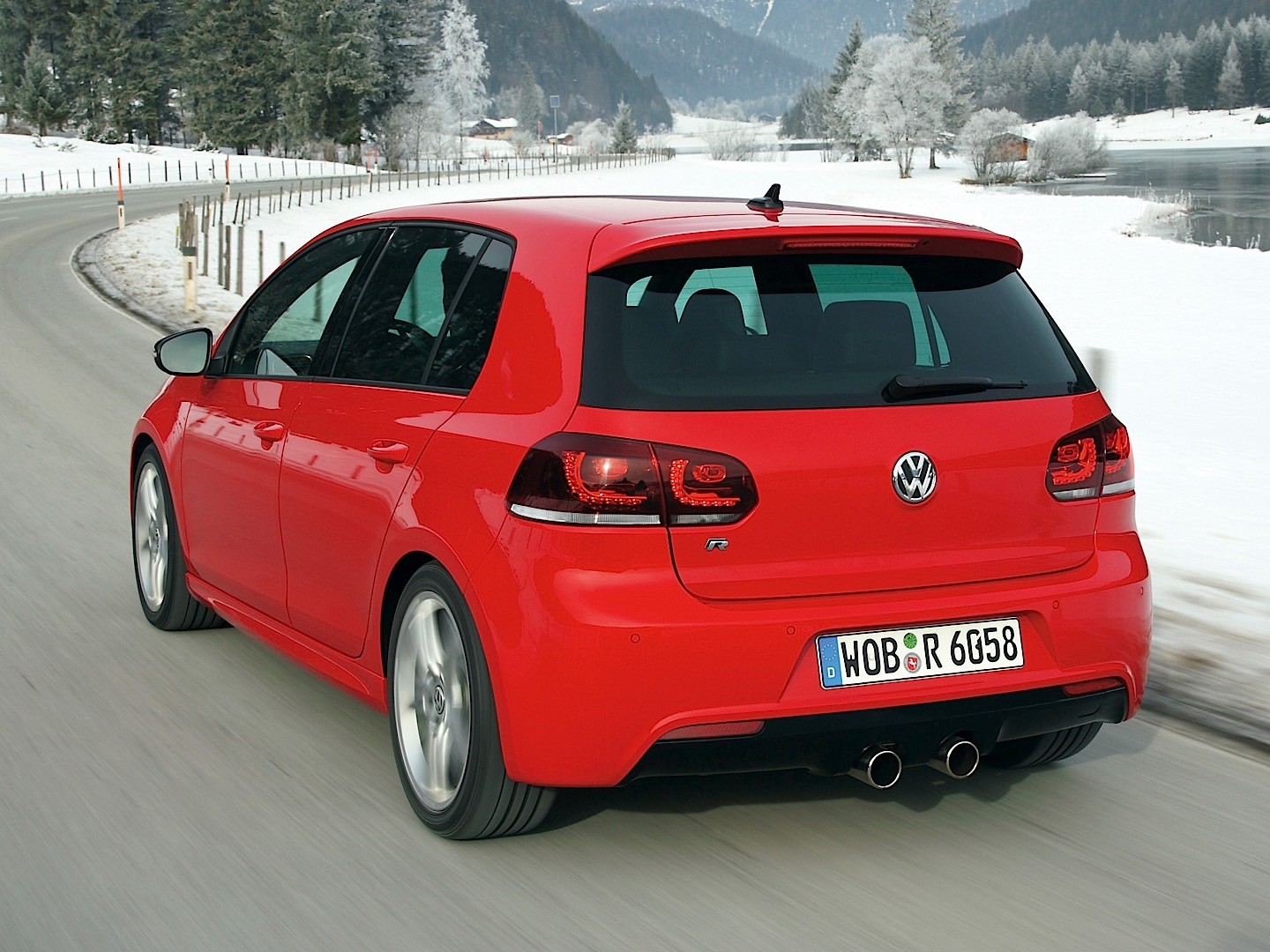 Volkswagen Golf R photo 28