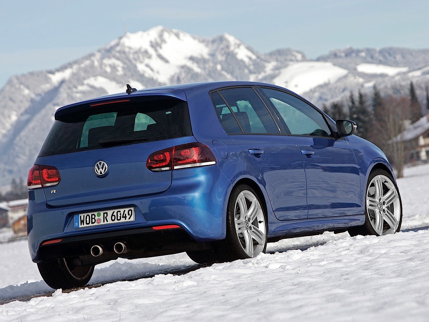 Volkswagen Golf R photo 35