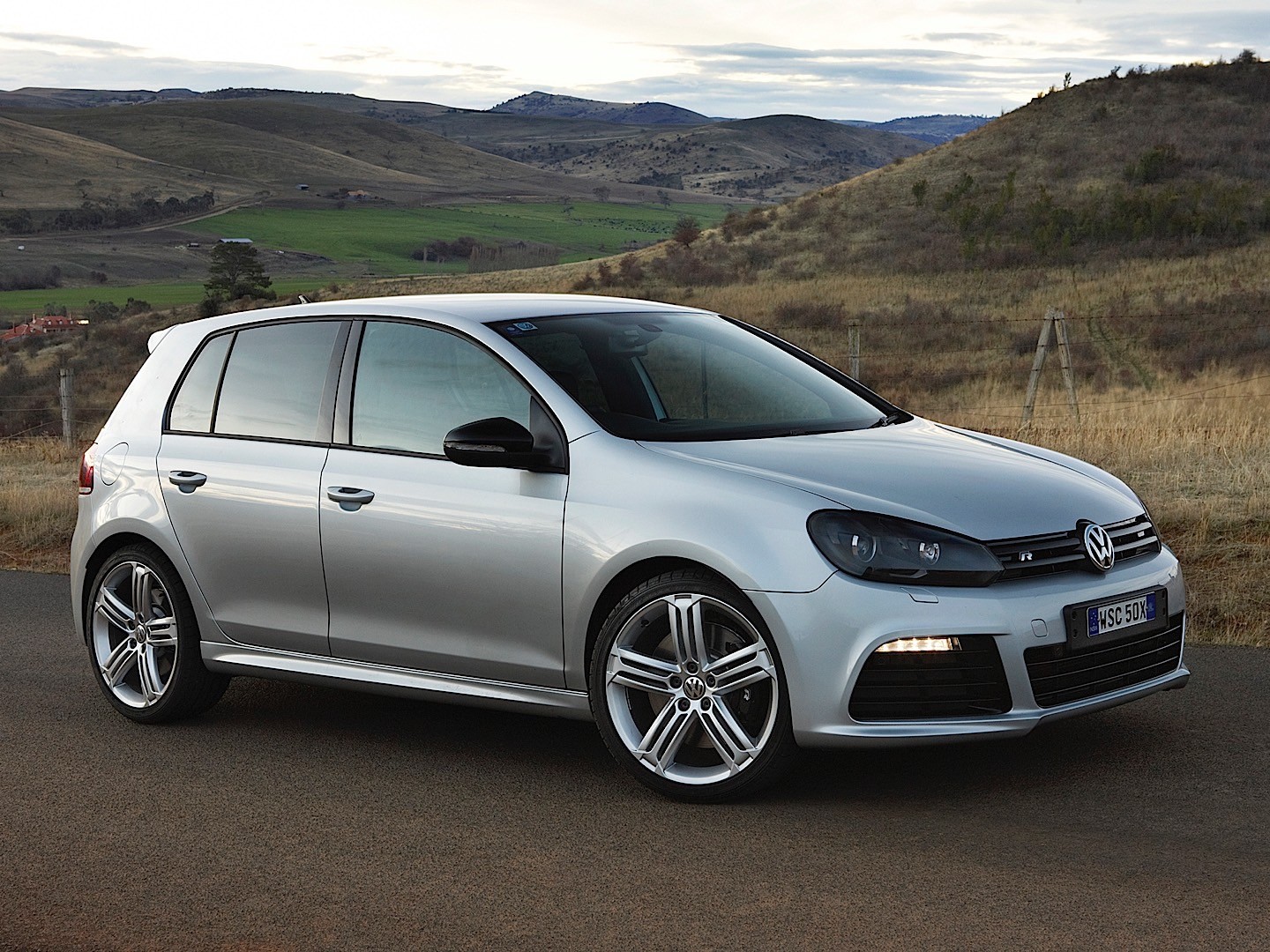 Volkswagen Golf R photo 36