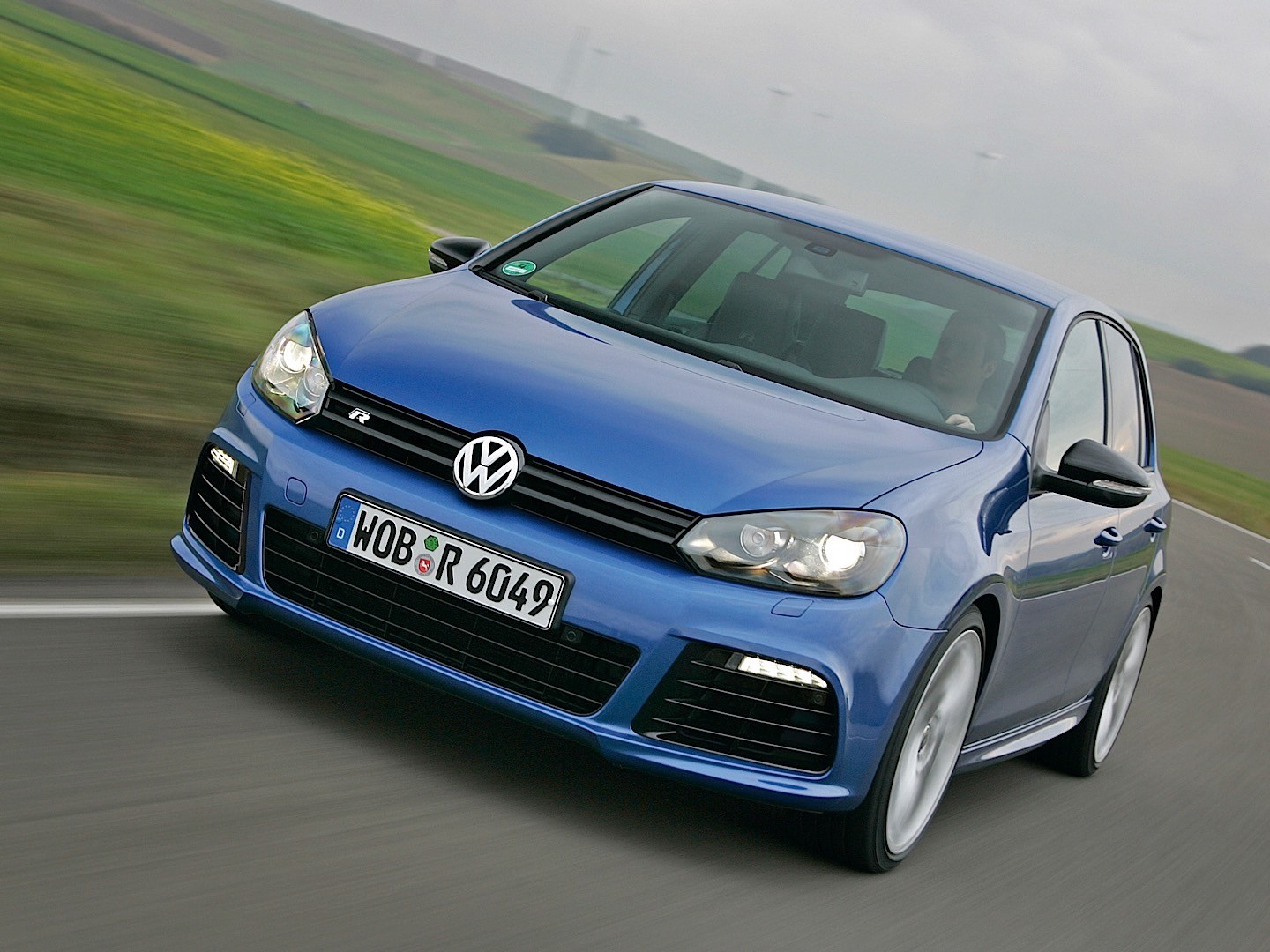 Volkswagen Golf R photo 51