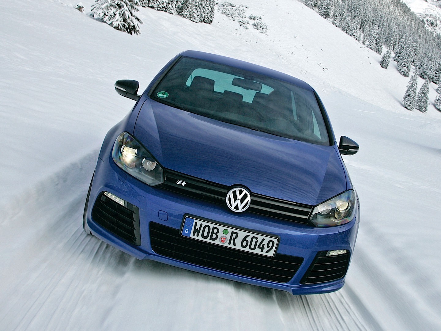 Volkswagen Golf R photo 56