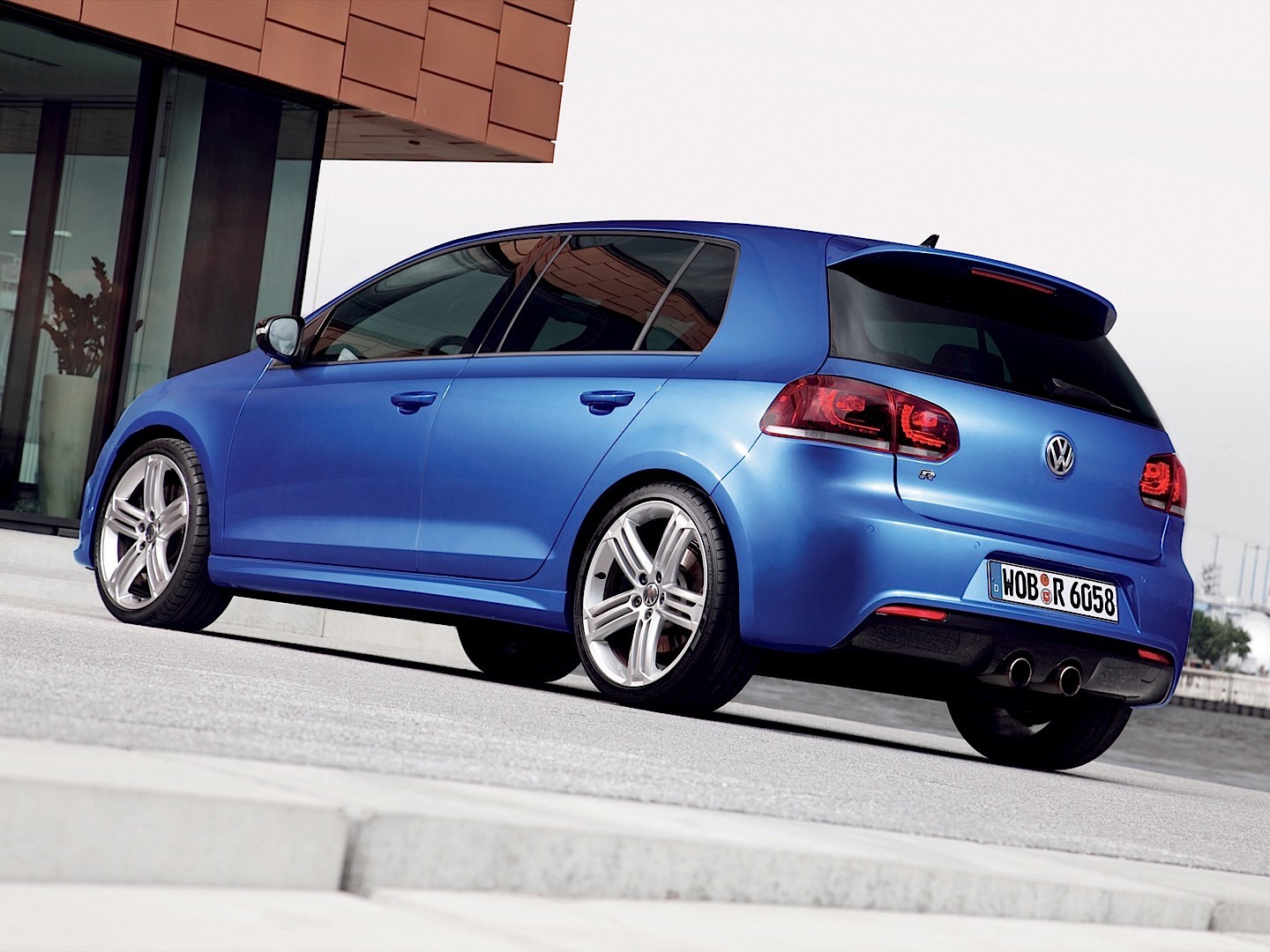 Volkswagen Golf R photo 59