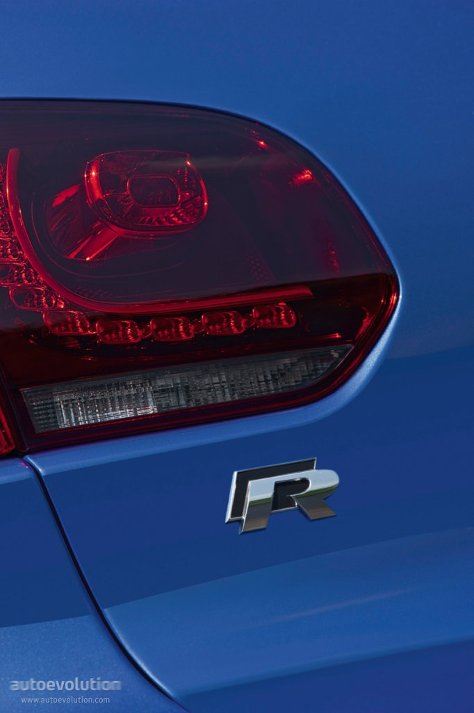 Volkswagen Golf R photo 2