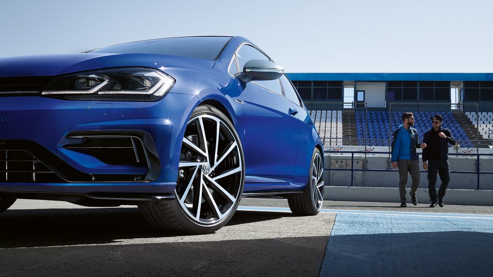 Volkswagen Golf R photo 4