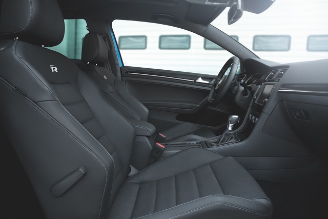 Volkswagen Golf R photo 22