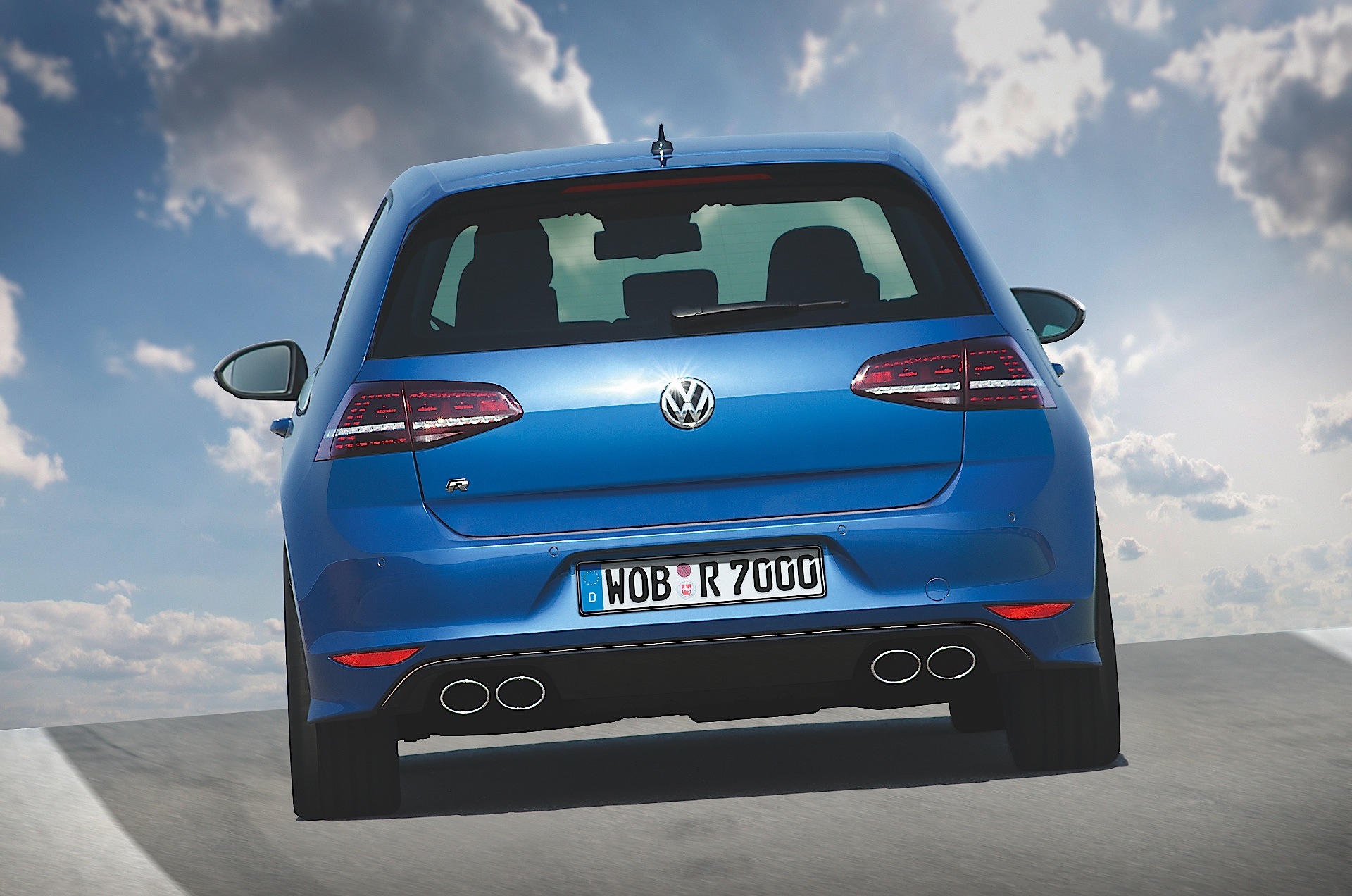 Volkswagen Golf R photo 8