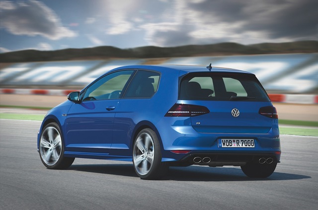 Volkswagen Golf R photo 9