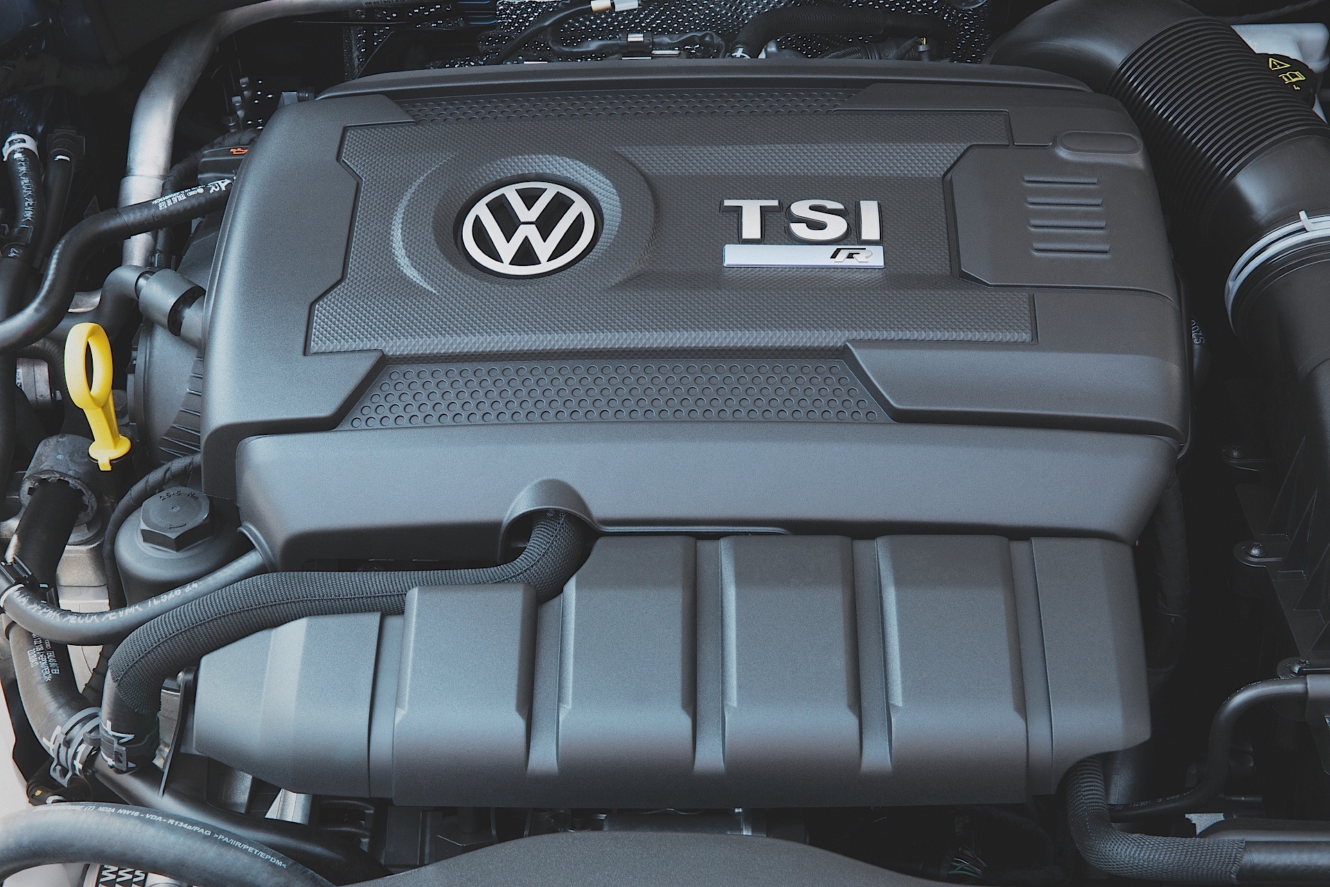 Volkswagen Golf R photo 23