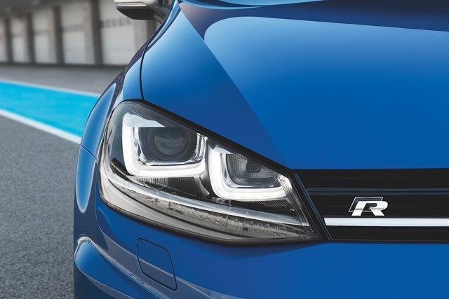 Volkswagen Golf R photo 17