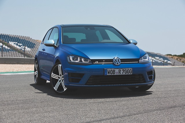 VOLKSWAGEN Golf R