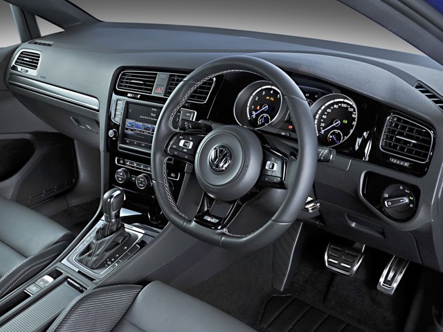 Volkswagen Golf R photo 47