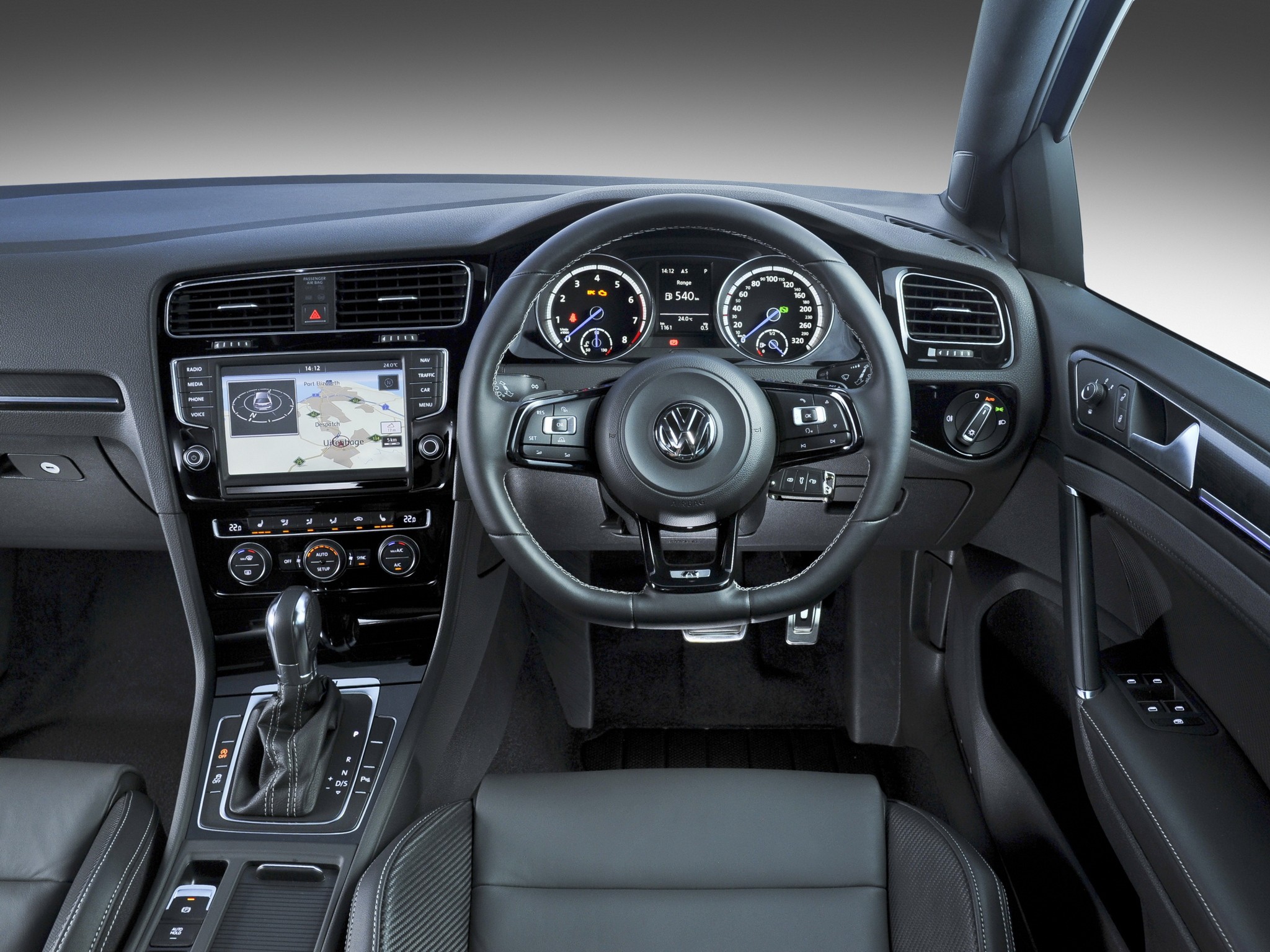 Volkswagen Golf R photo 50