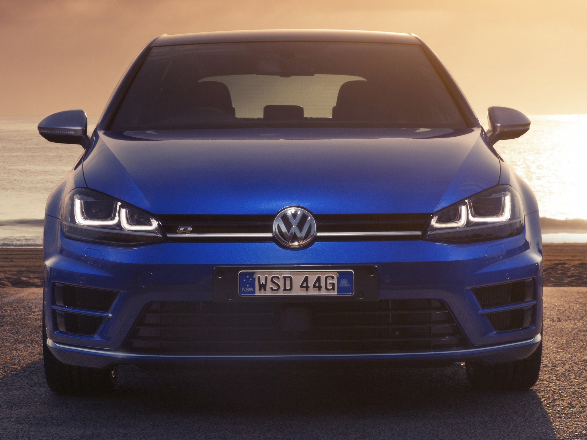Volkswagen Golf R photo 8