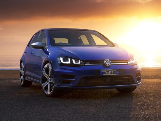 Volkswagen Golf R photo 9