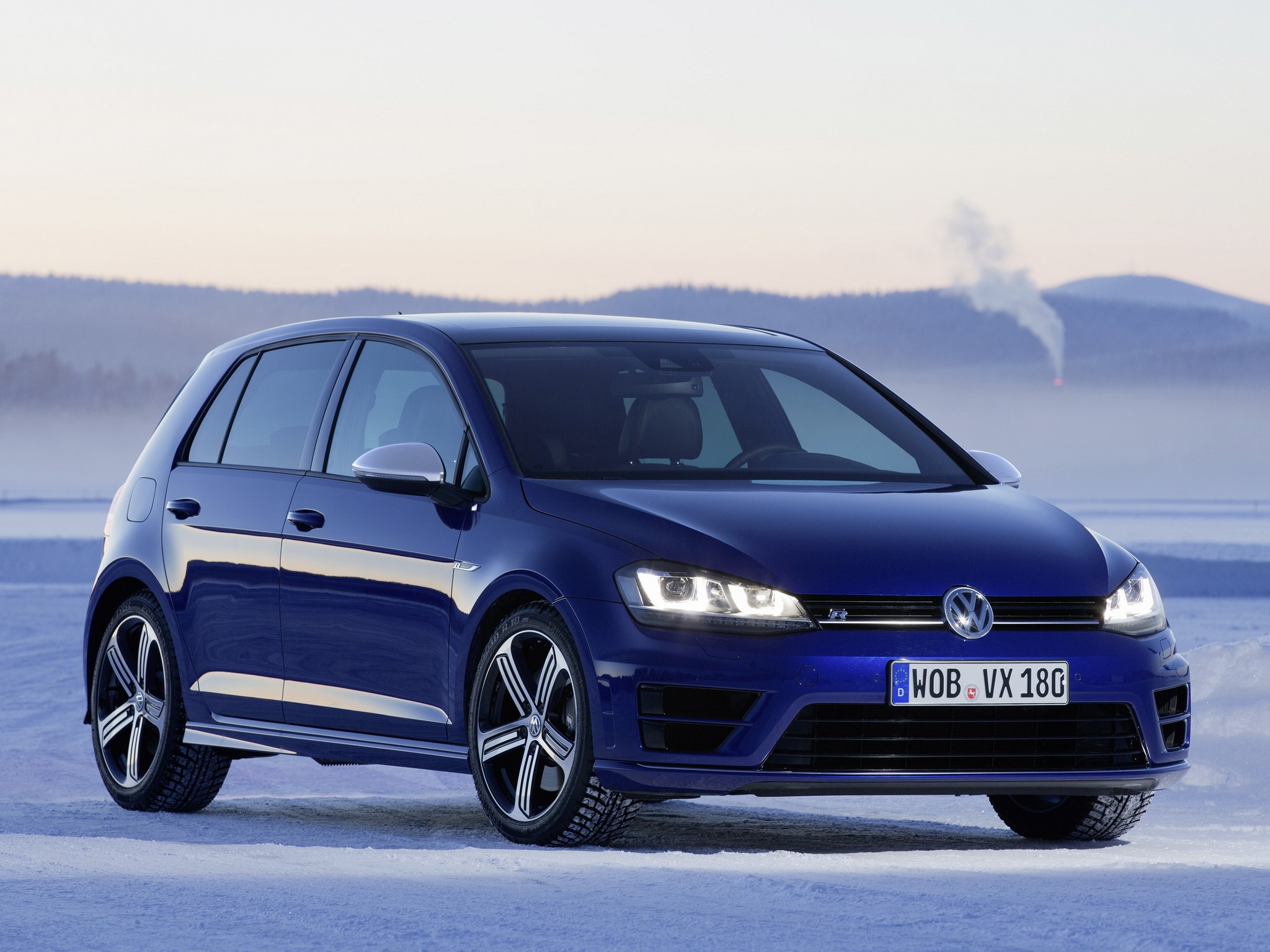 Volkswagen Golf R photo 2