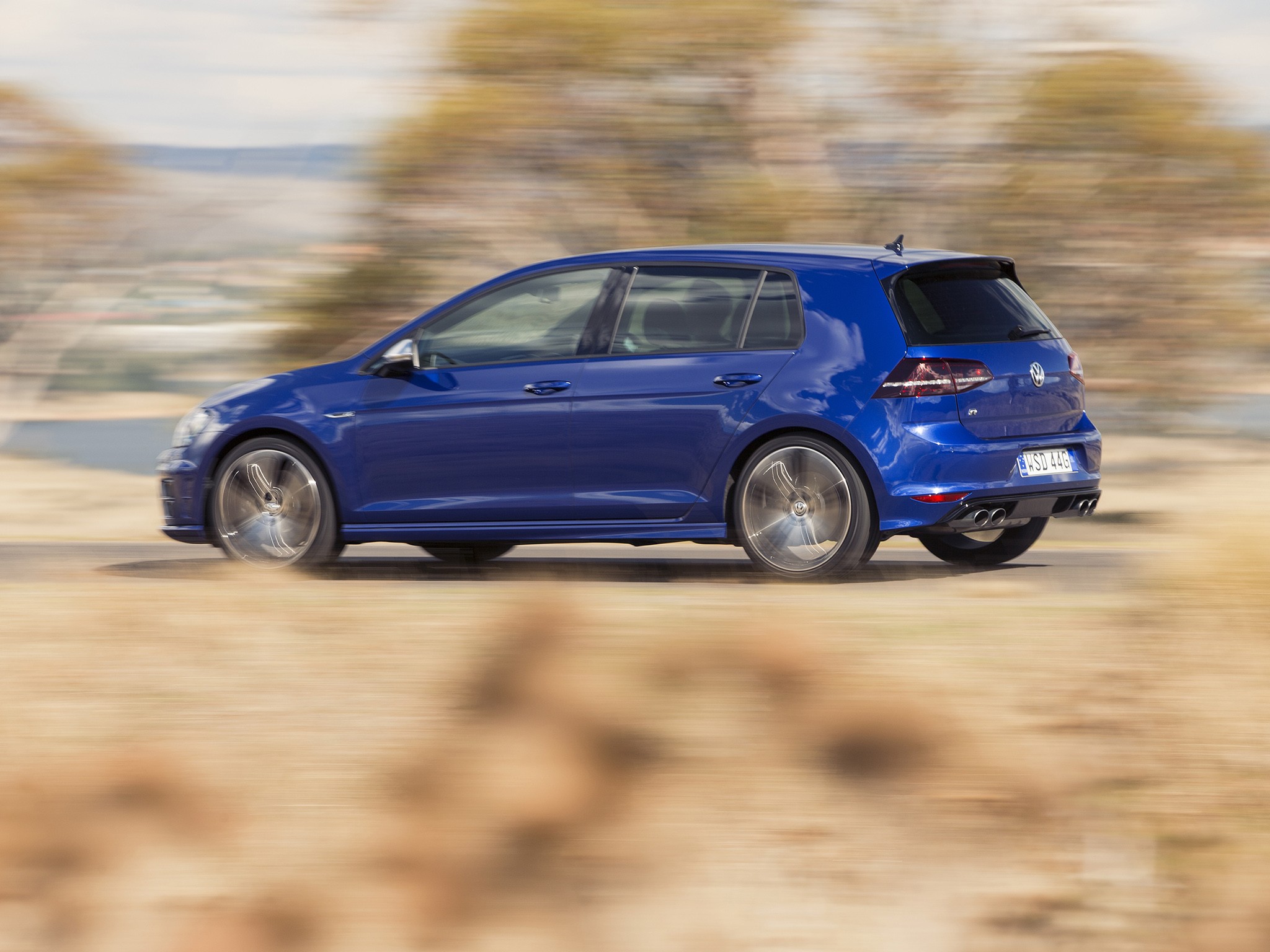 Volkswagen Golf R photo 13