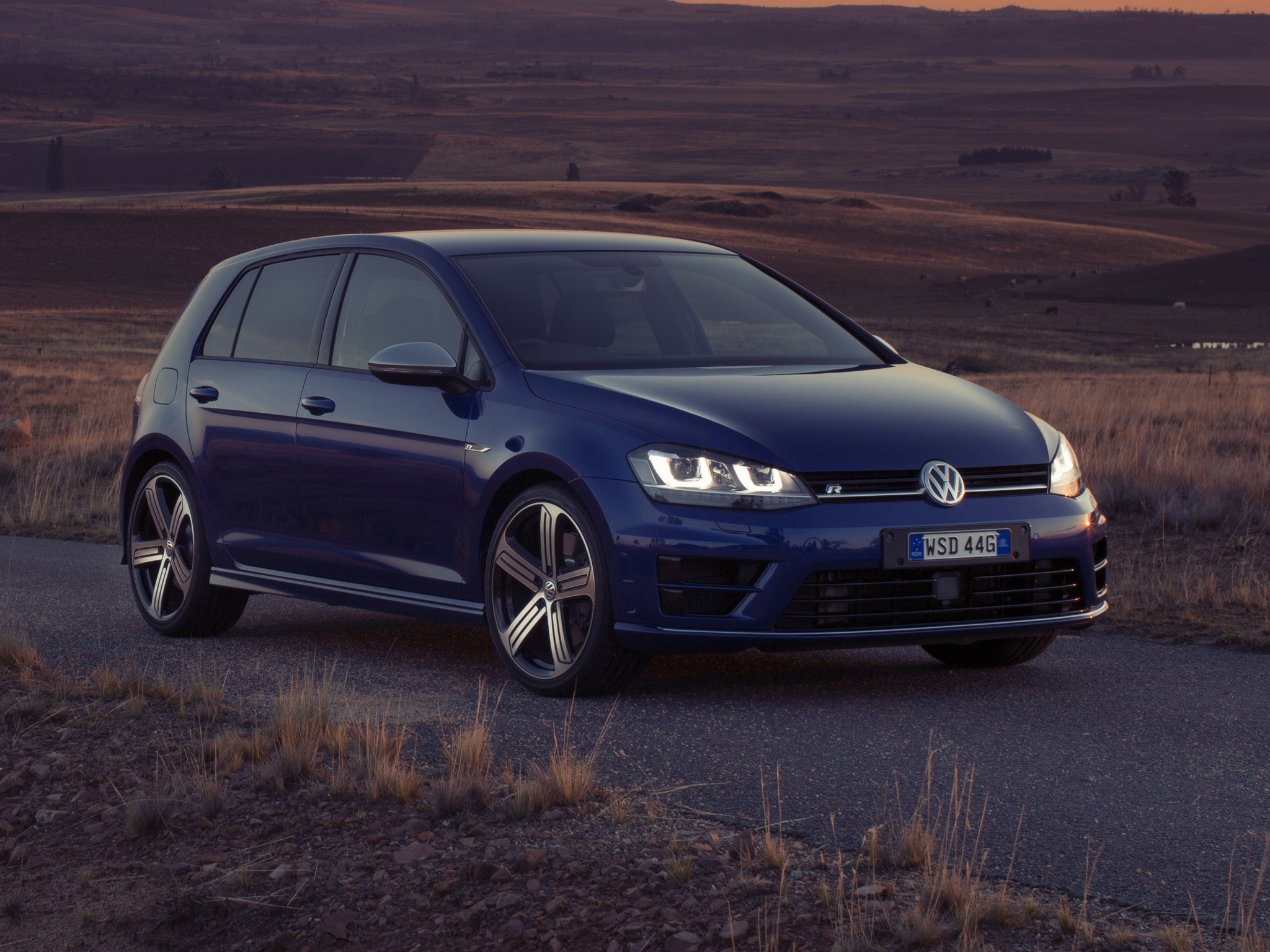 Volkswagen Golf R photo 14