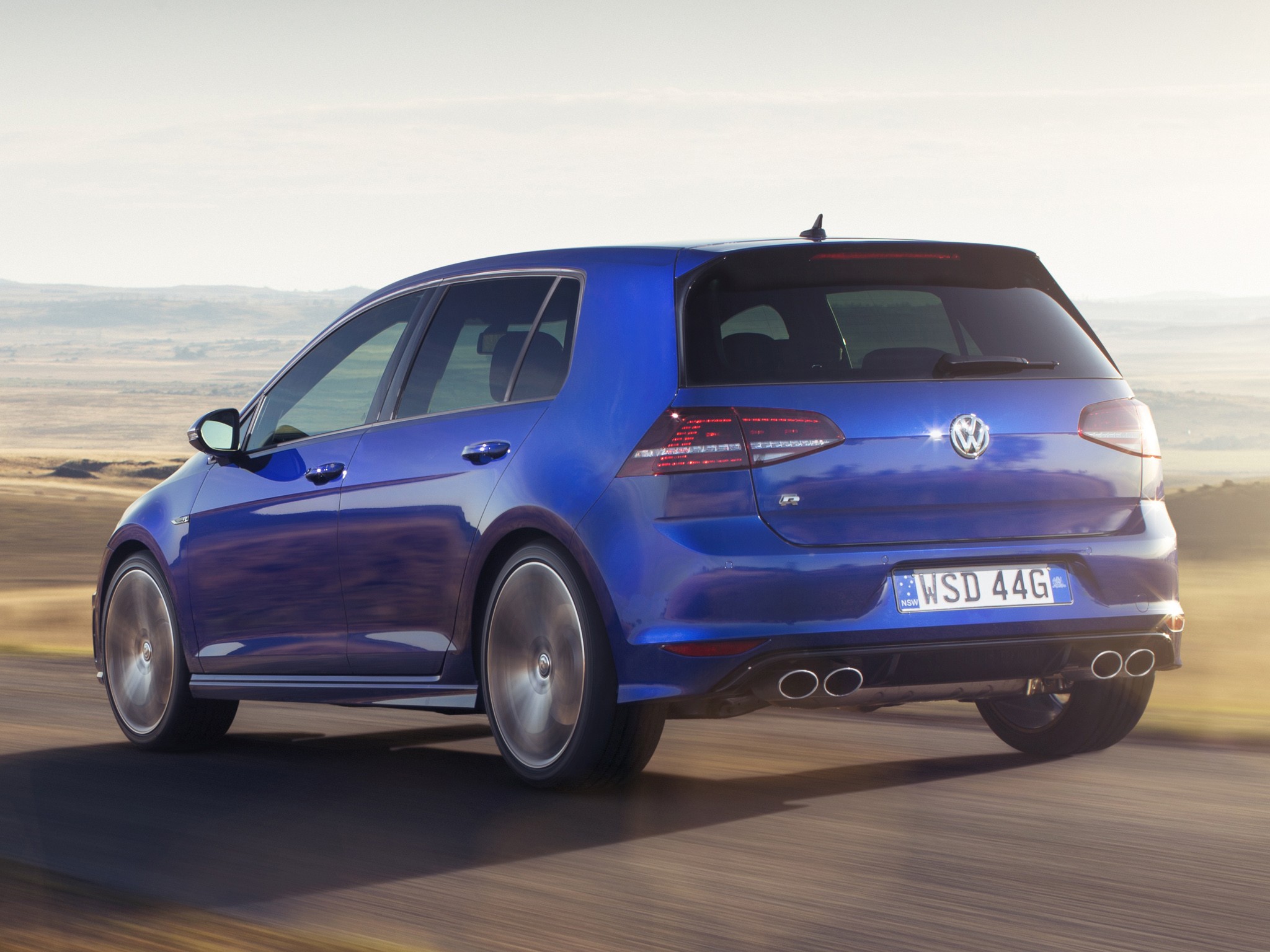 Volkswagen Golf R photo 15