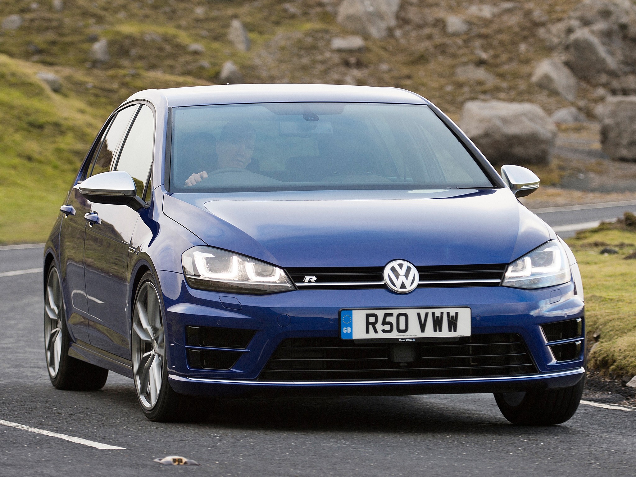 Volkswagen Golf R photo 26