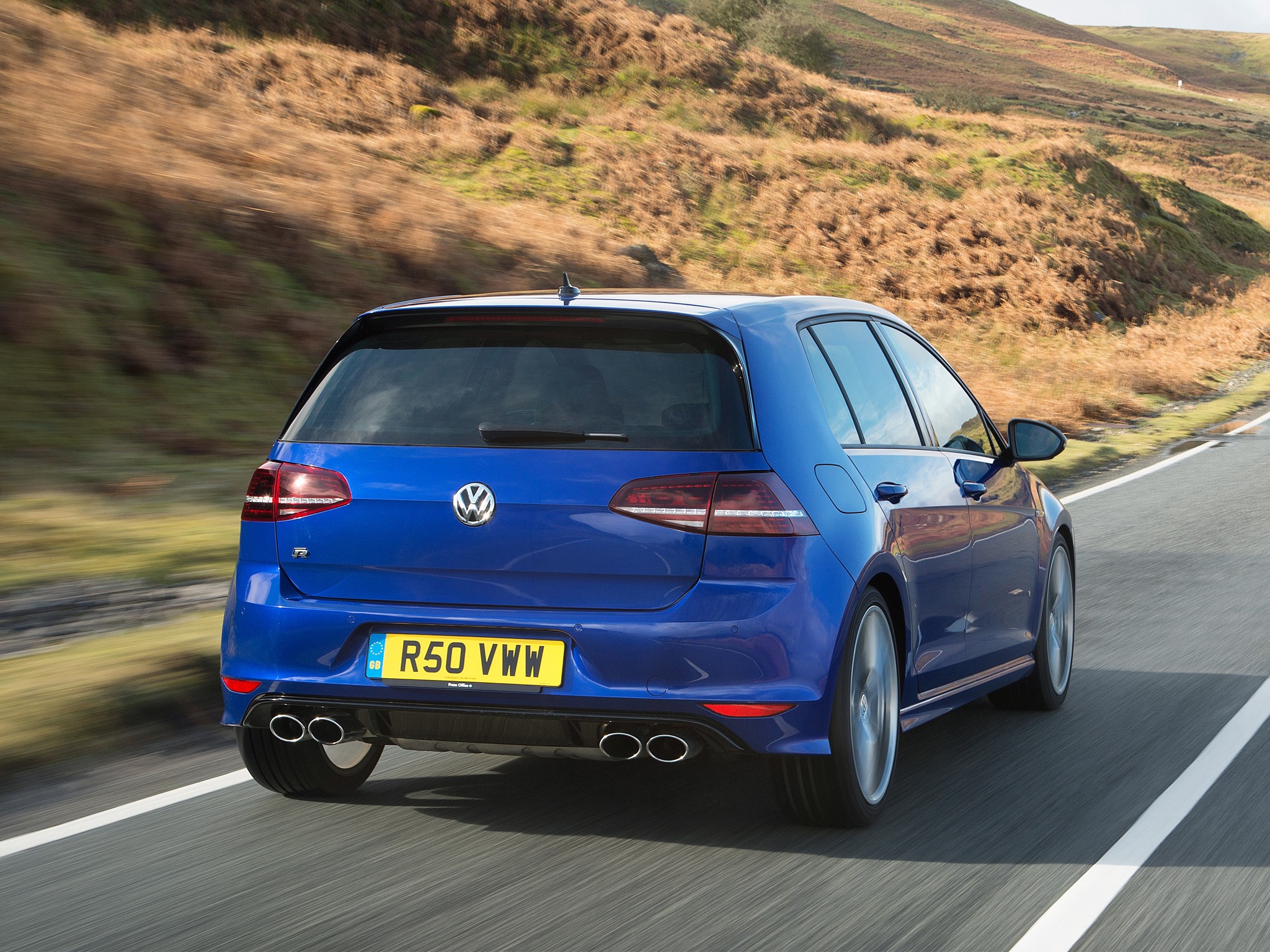 Volkswagen Golf R photo 27