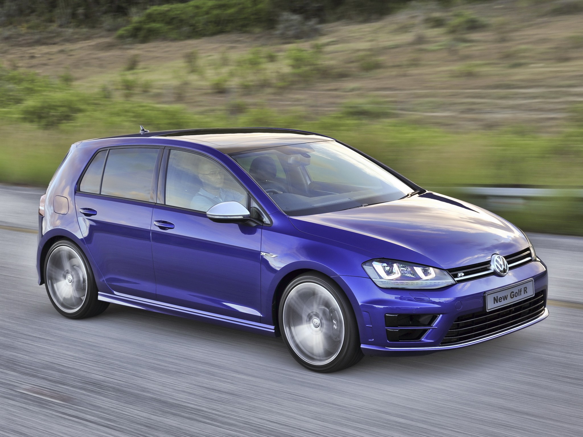 Volkswagen Golf R photo 30