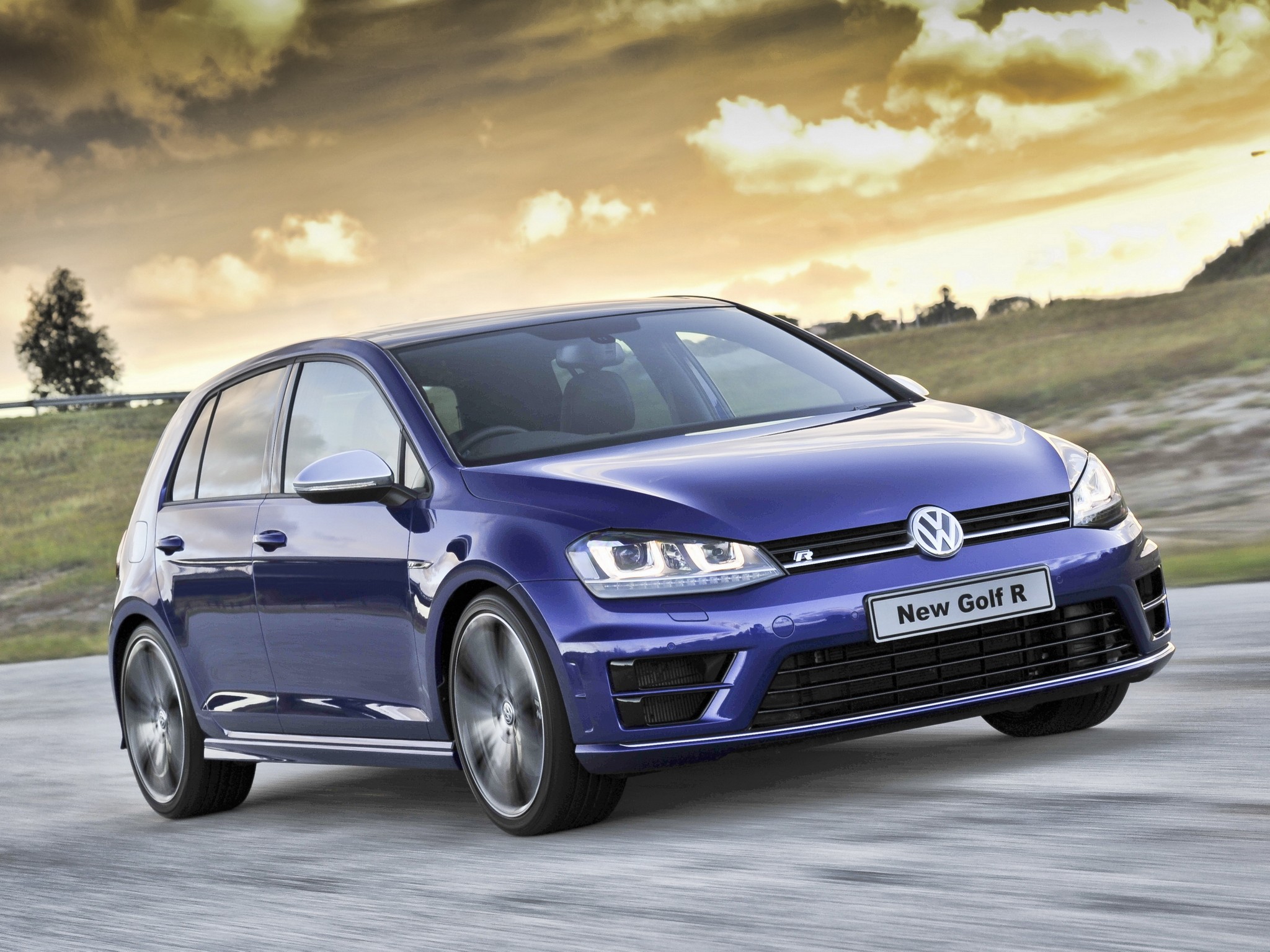 Volkswagen Golf R photo 31