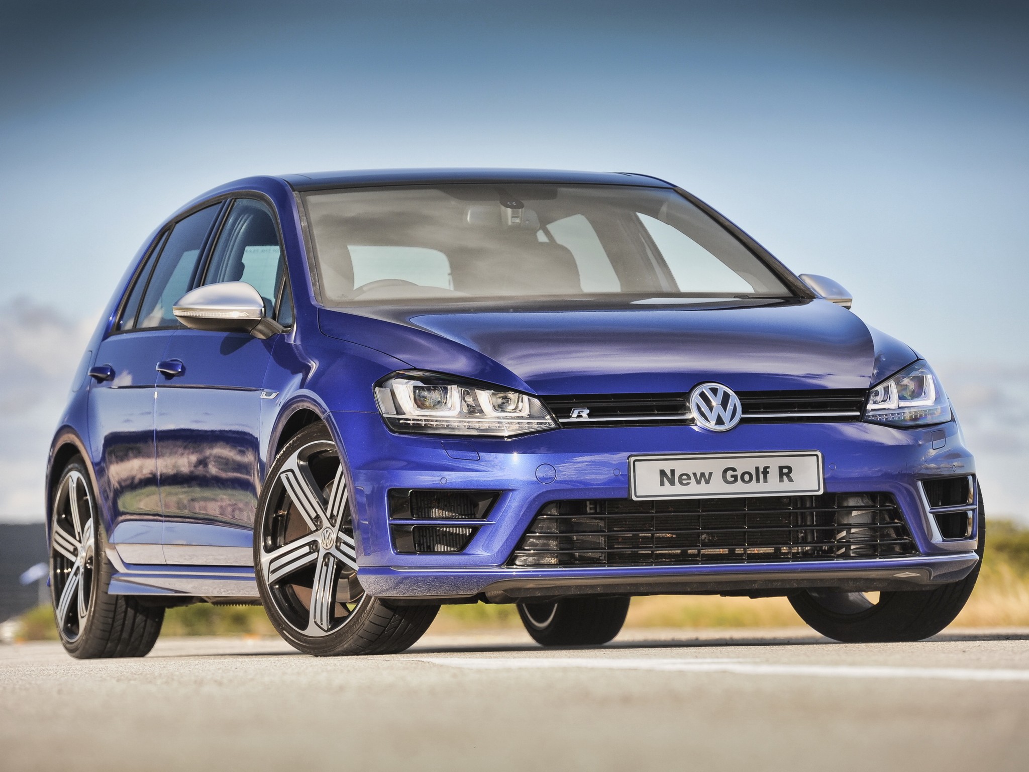 Volkswagen Golf R photo 32