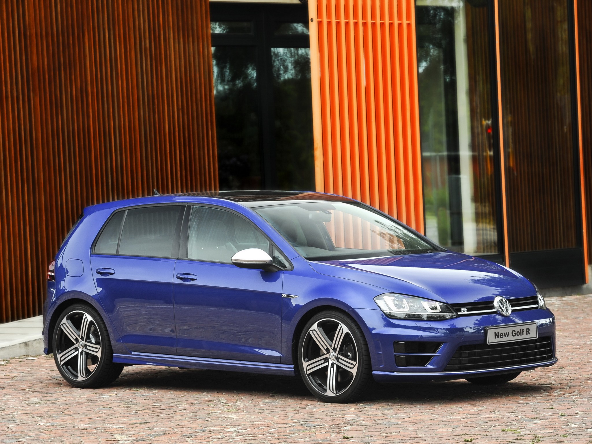 Volkswagen Golf R photo 35