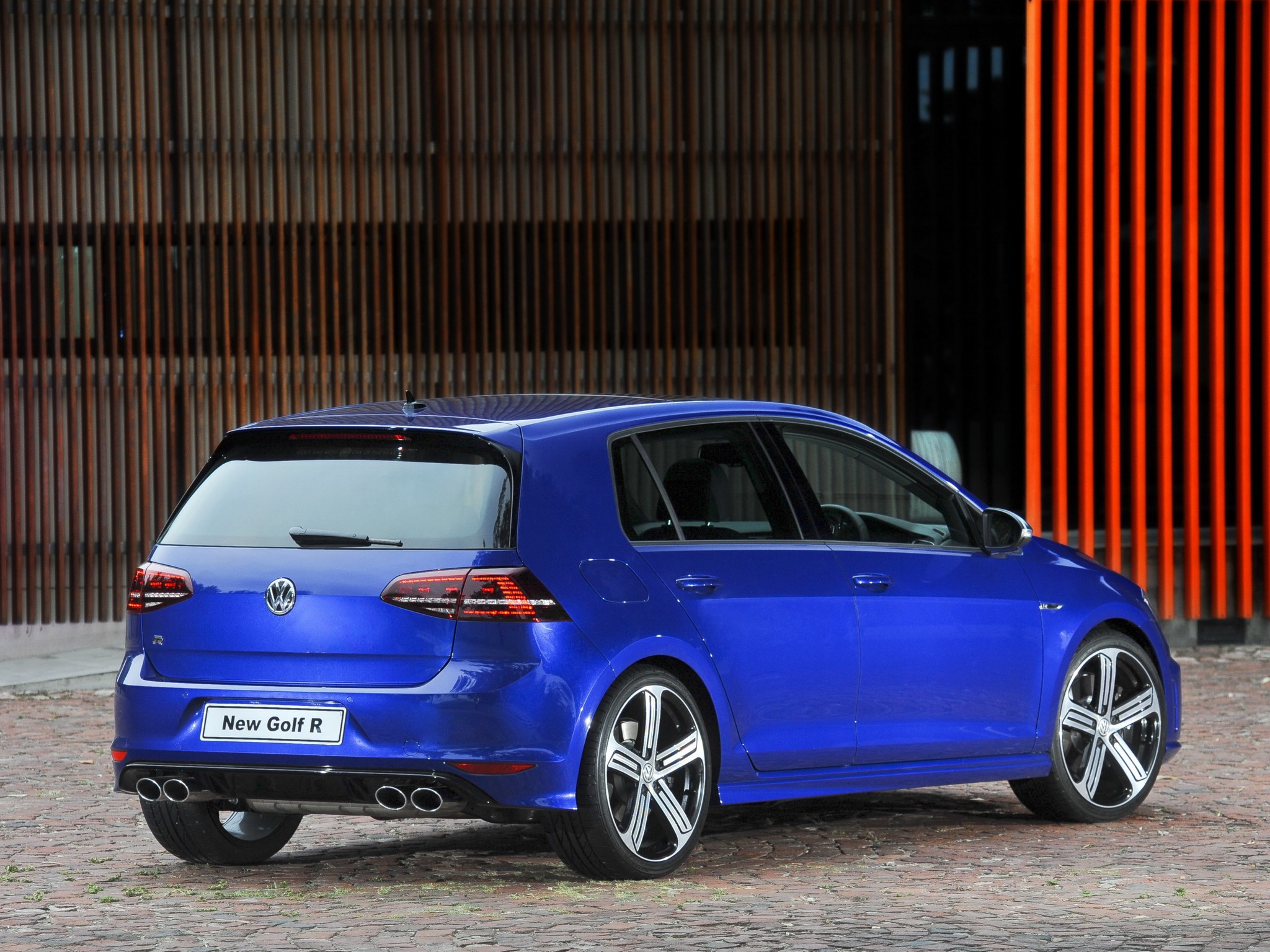 Volkswagen Golf R photo 36