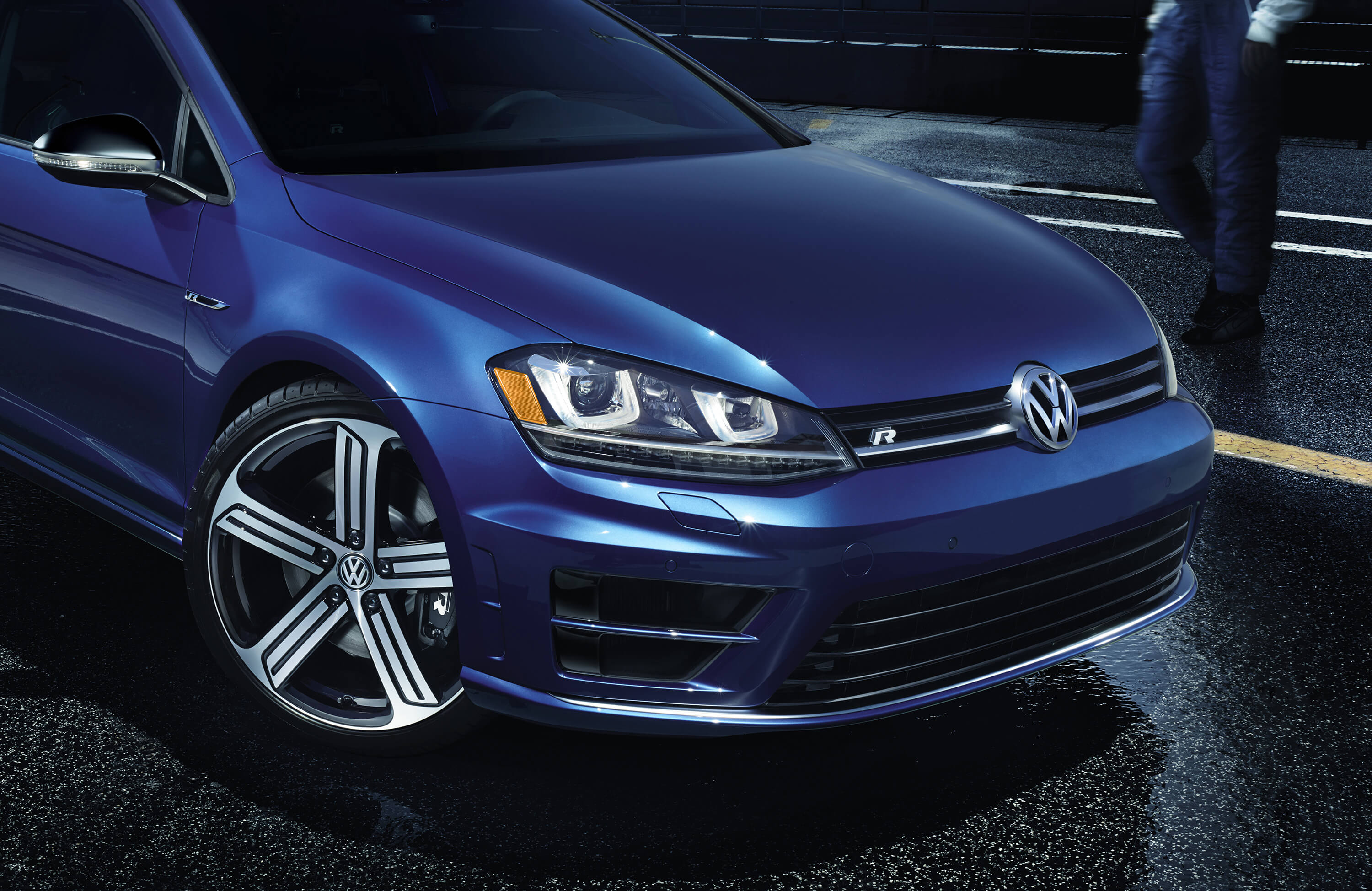 Volkswagen Golf R photo 40