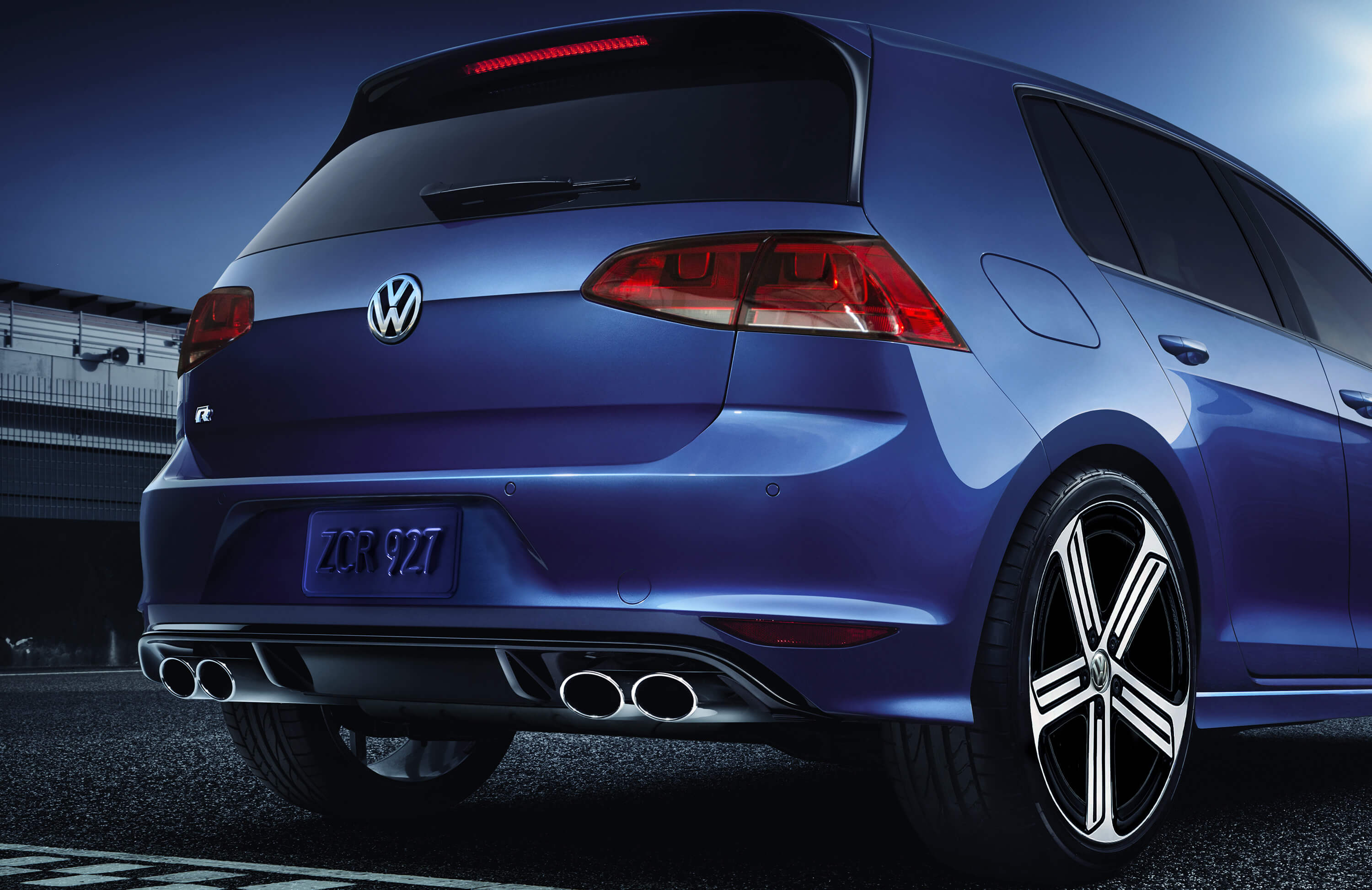 Volkswagen Golf R photo 41