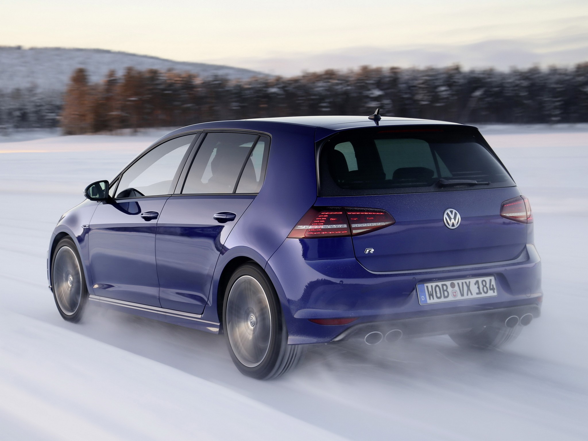 Volkswagen Golf R photo 6