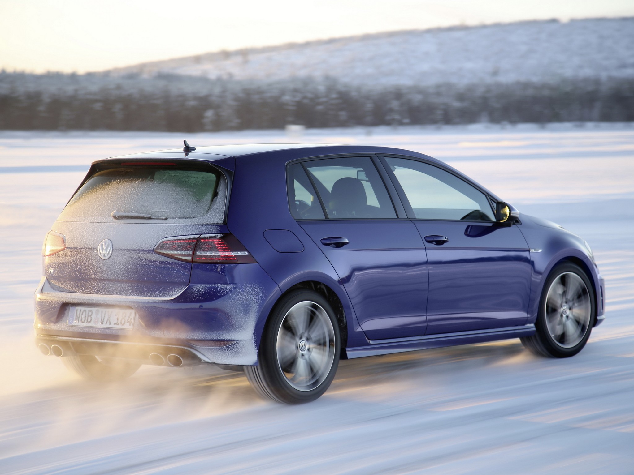 Volkswagen Golf R photo 7