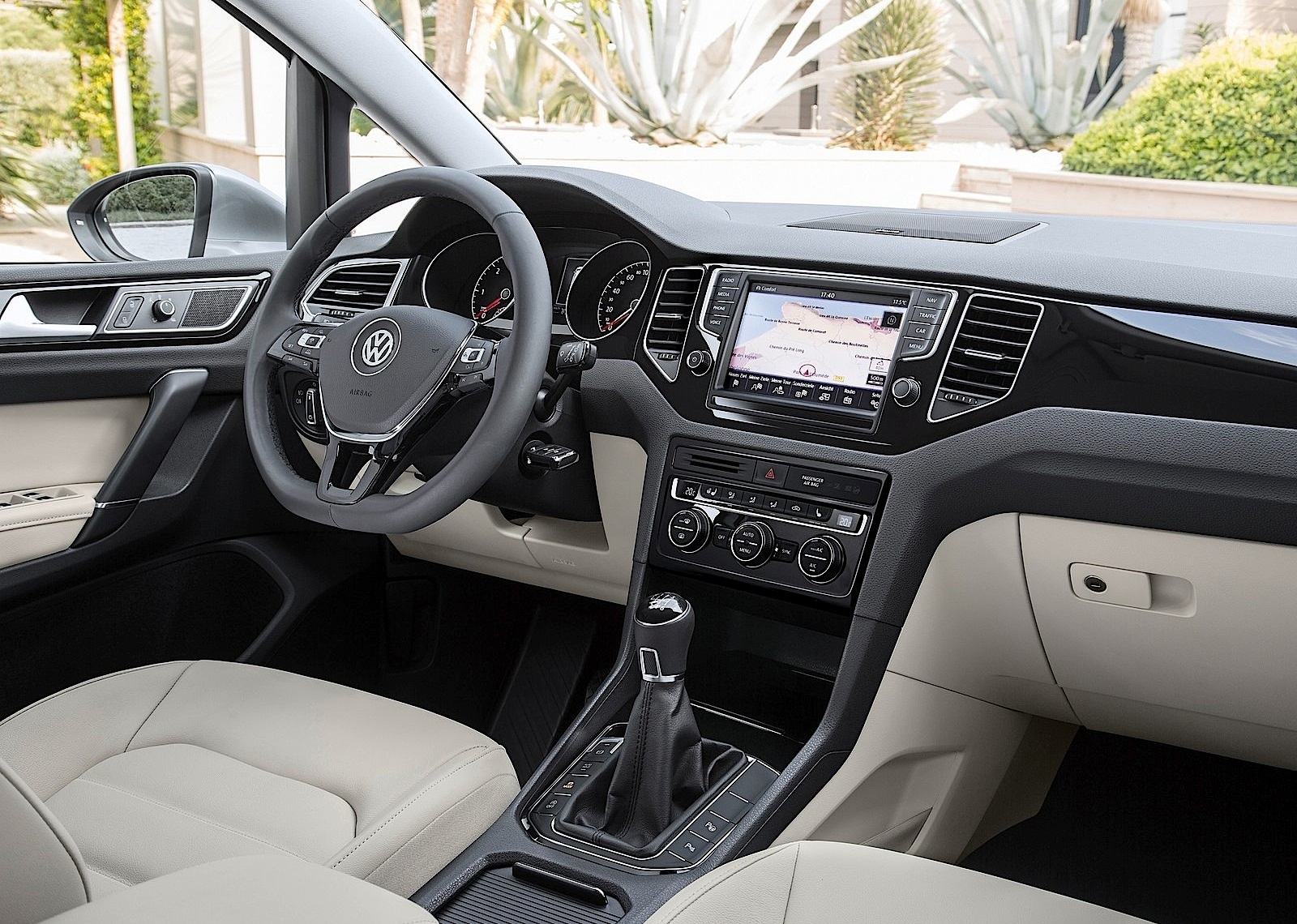 Volkswagen Golf Sportsvan photo 43