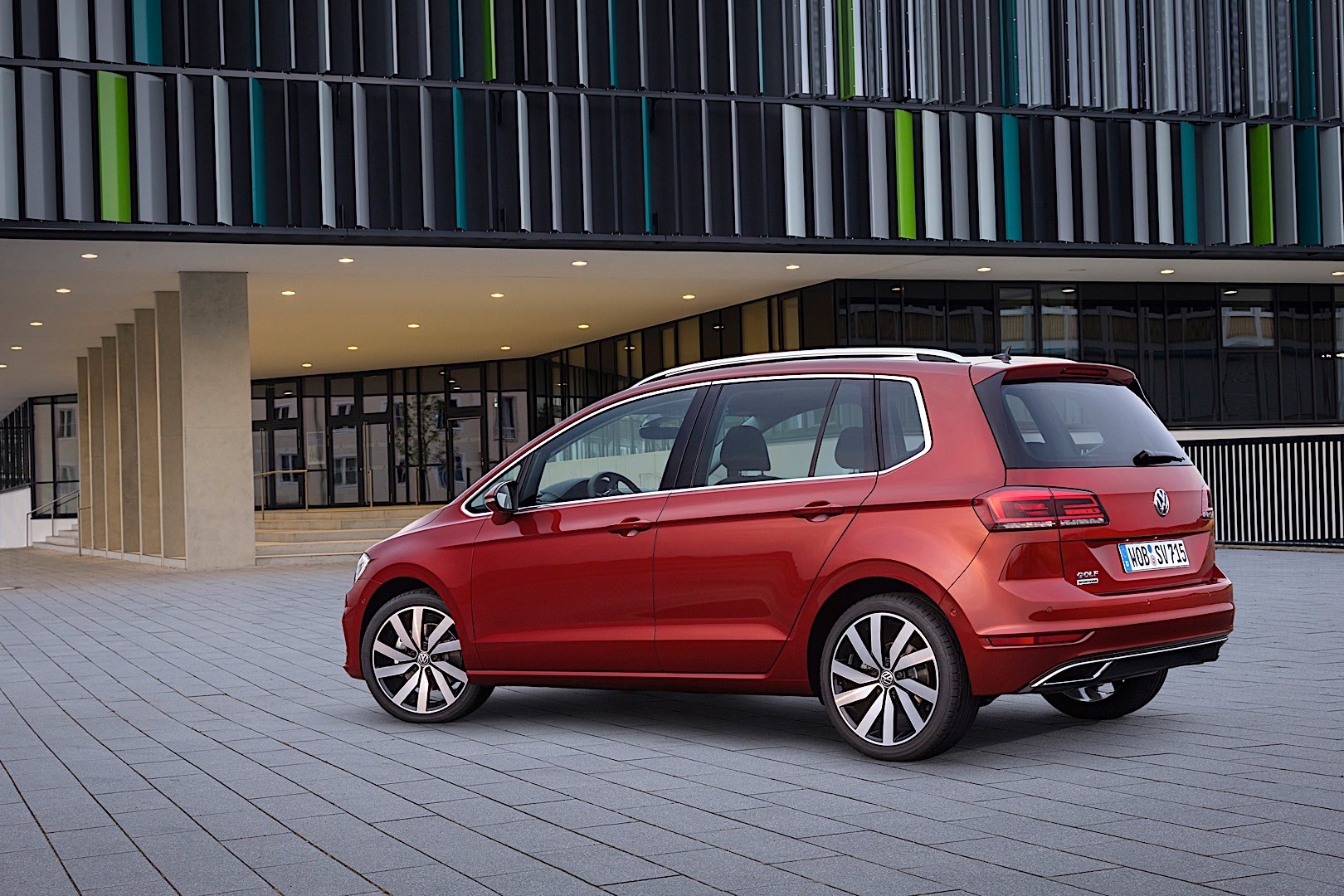 Volkswagen Golf Sportsvan photo 12