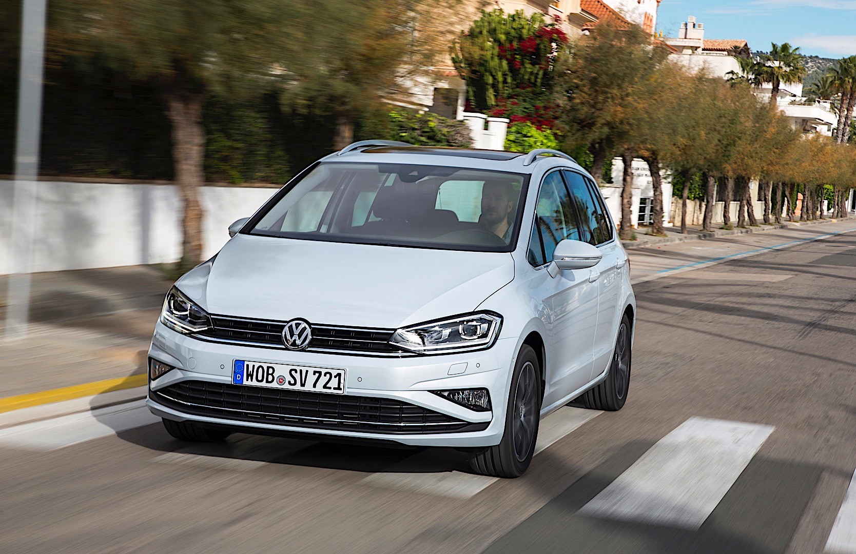 Volkswagen Golf Sportsvan photo 13