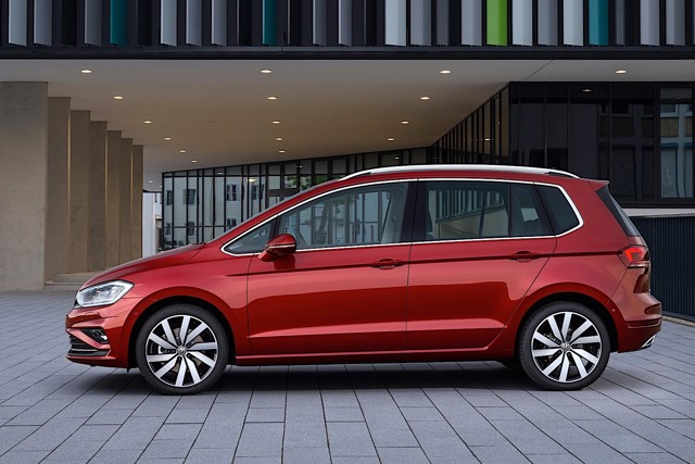 Volkswagen Golf Sportsvan photo 2