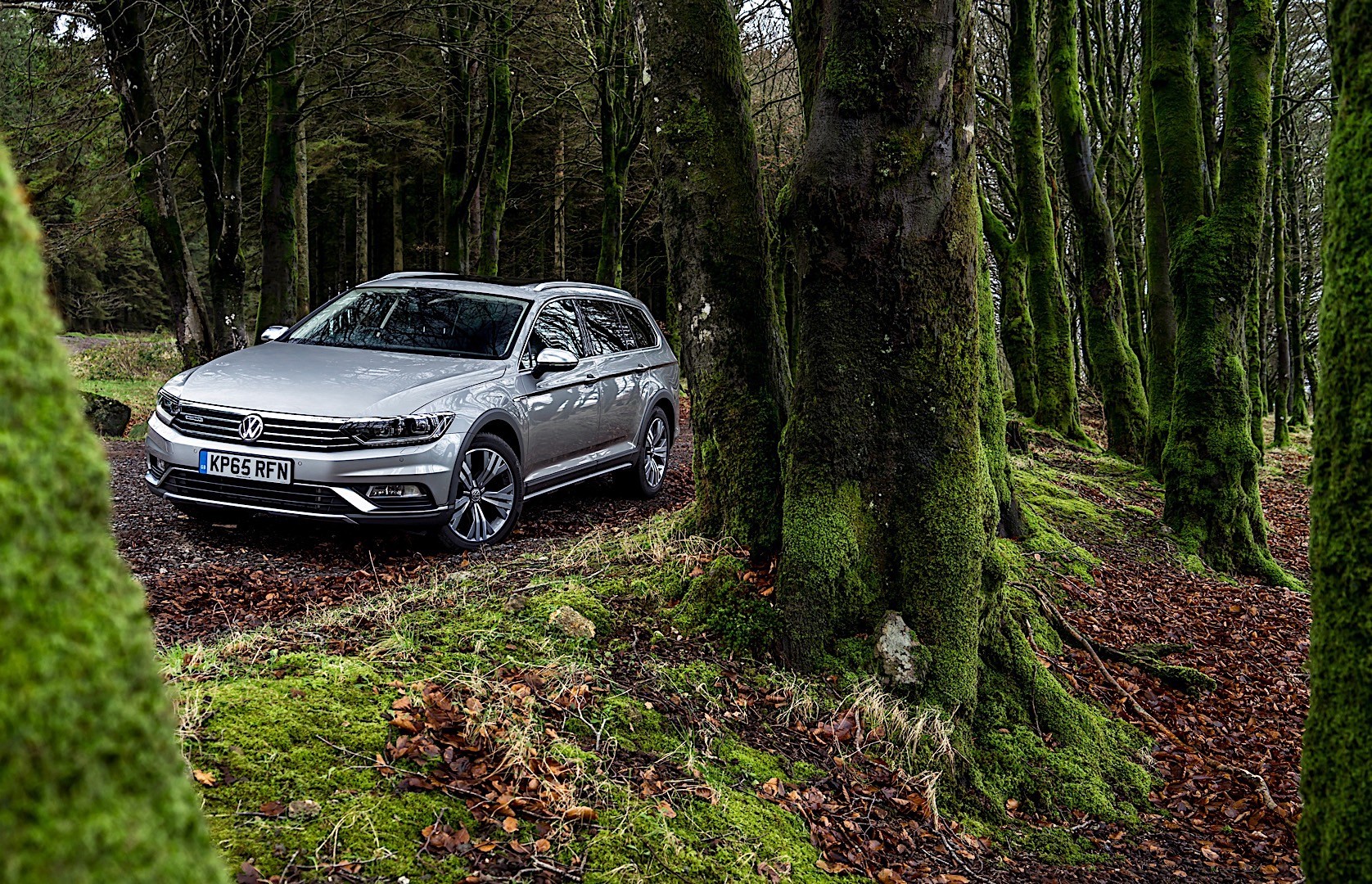 VOLKSWAGEN Passat Alltrack